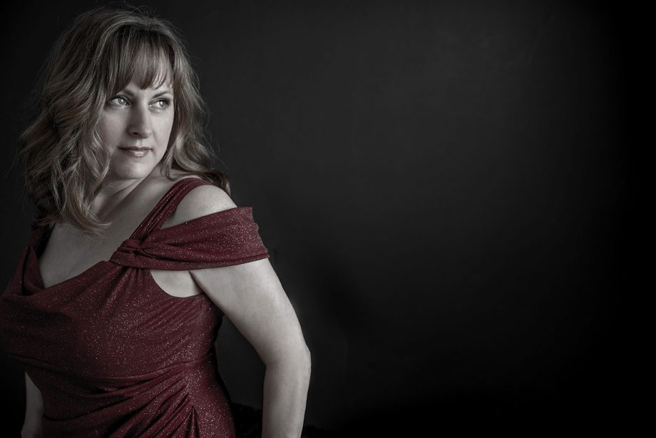 img="Women's photography by Eric Wyatt"