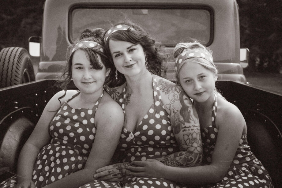 img="Mother and daughter pin-up photography by Eric Wyatt"