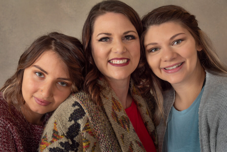 img="mother and daughter photography by Eric Wyatt"