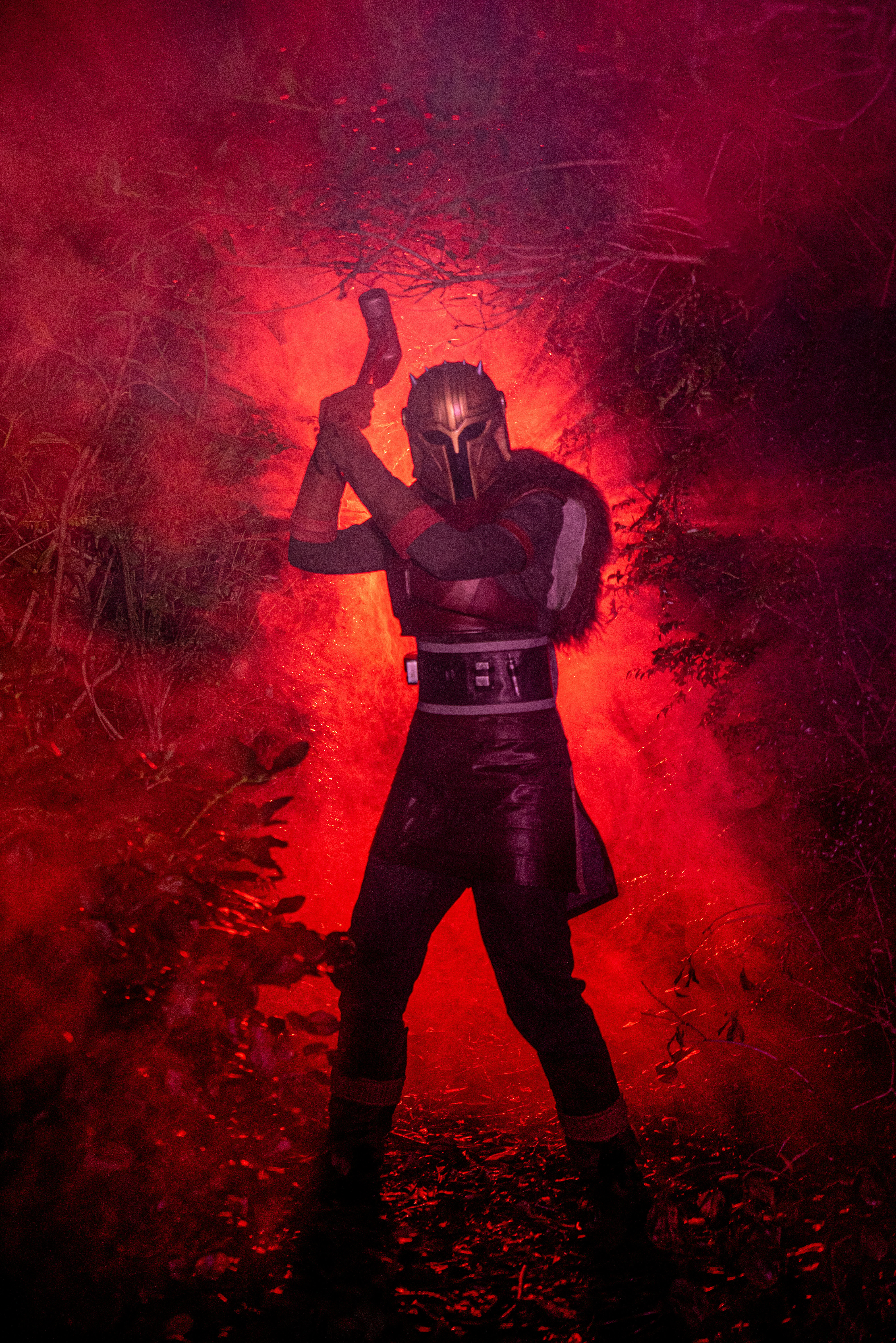 img="Mandalorian cosplay by Blue-Egg-Adventures and Eric Wyatt Photography"