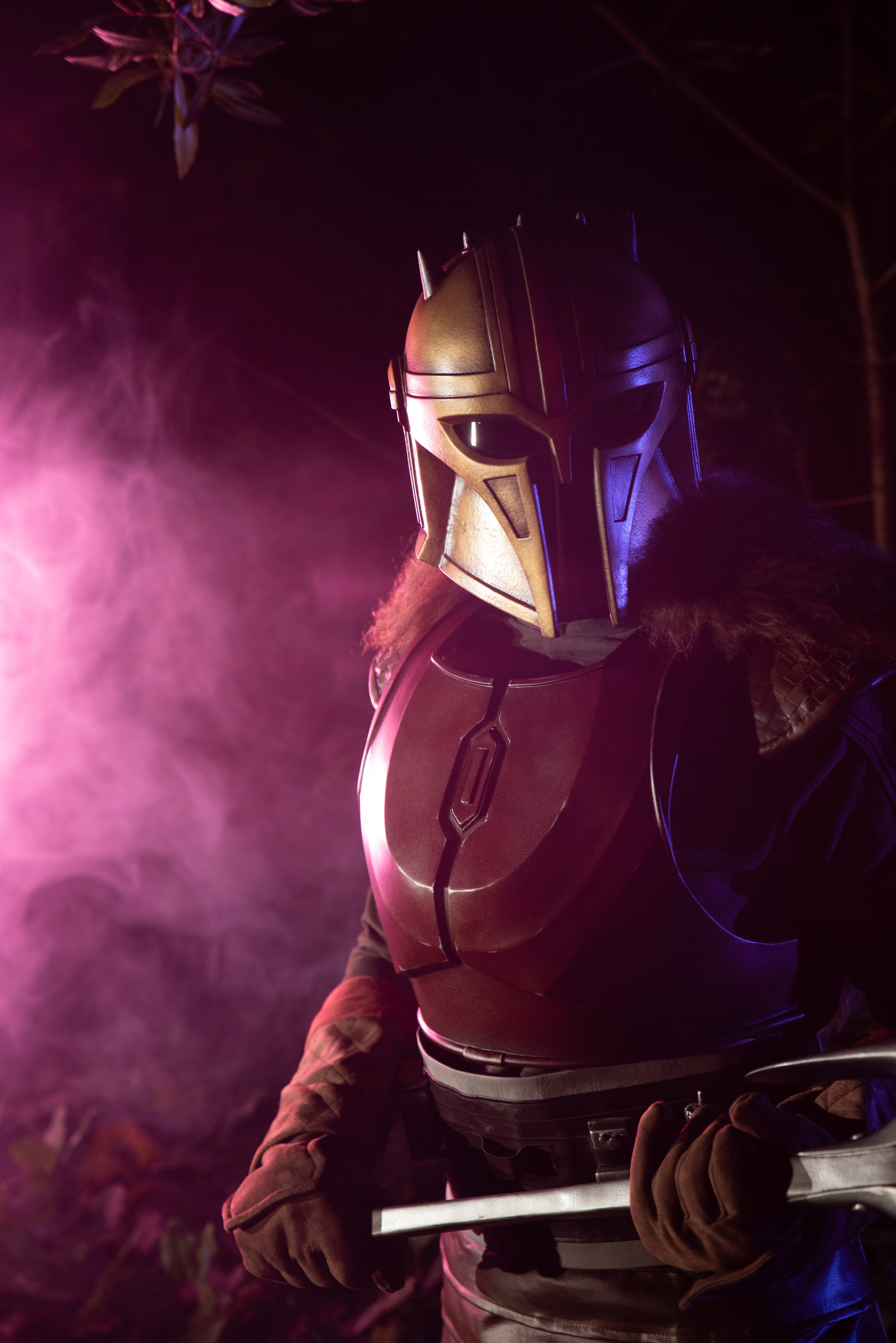 img="Mandalorian cosplay by Blue-Egg-Adventures and Eric Wyatt Photography"