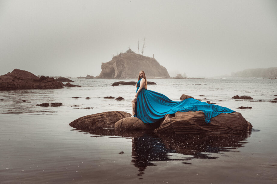img="elegant woman southern oregon coast photography"
